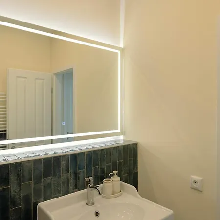 Apartment Big Premium With Rhine View Totally New *